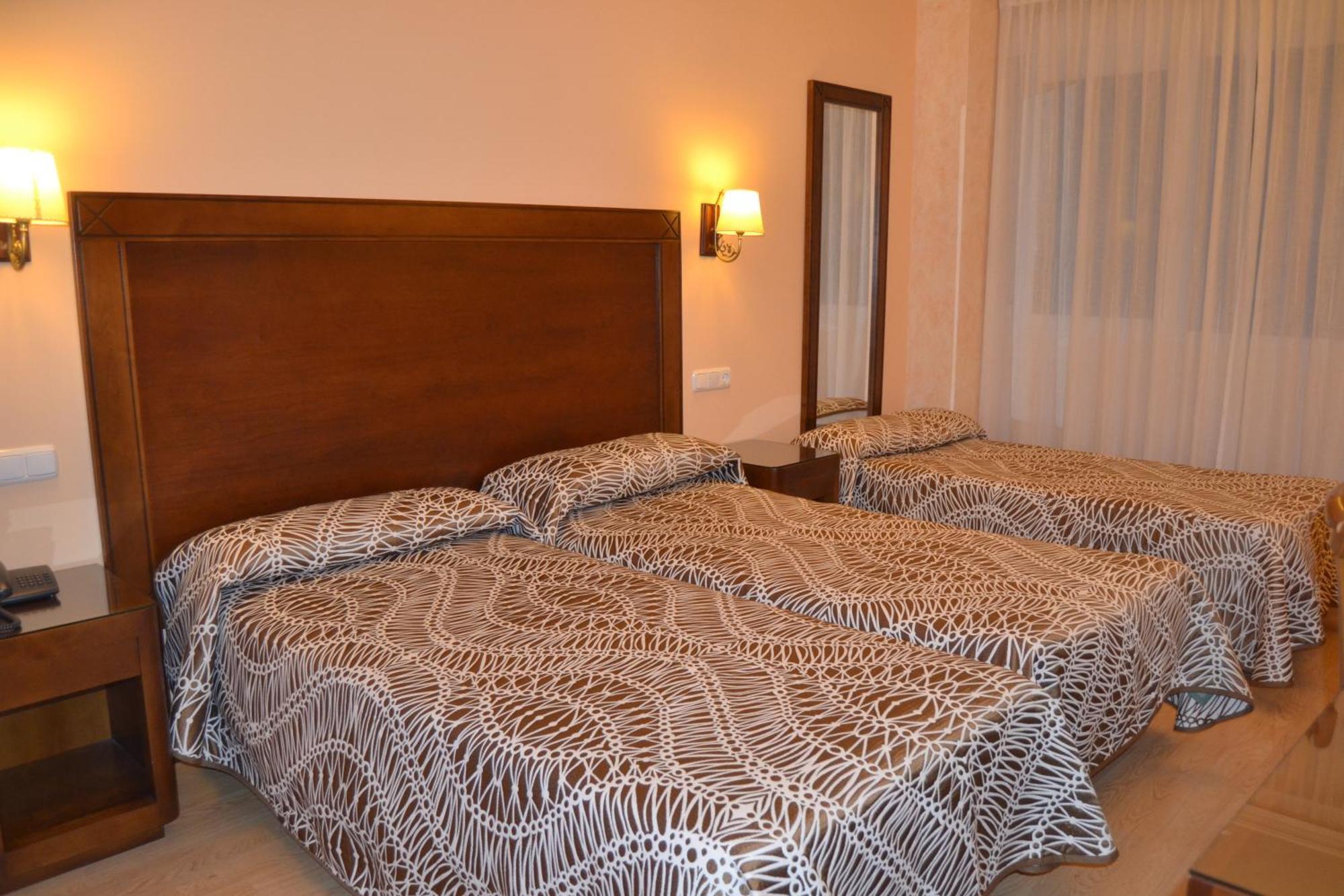 Hotel Abadia Burgos Camino Santiago Zimmer foto